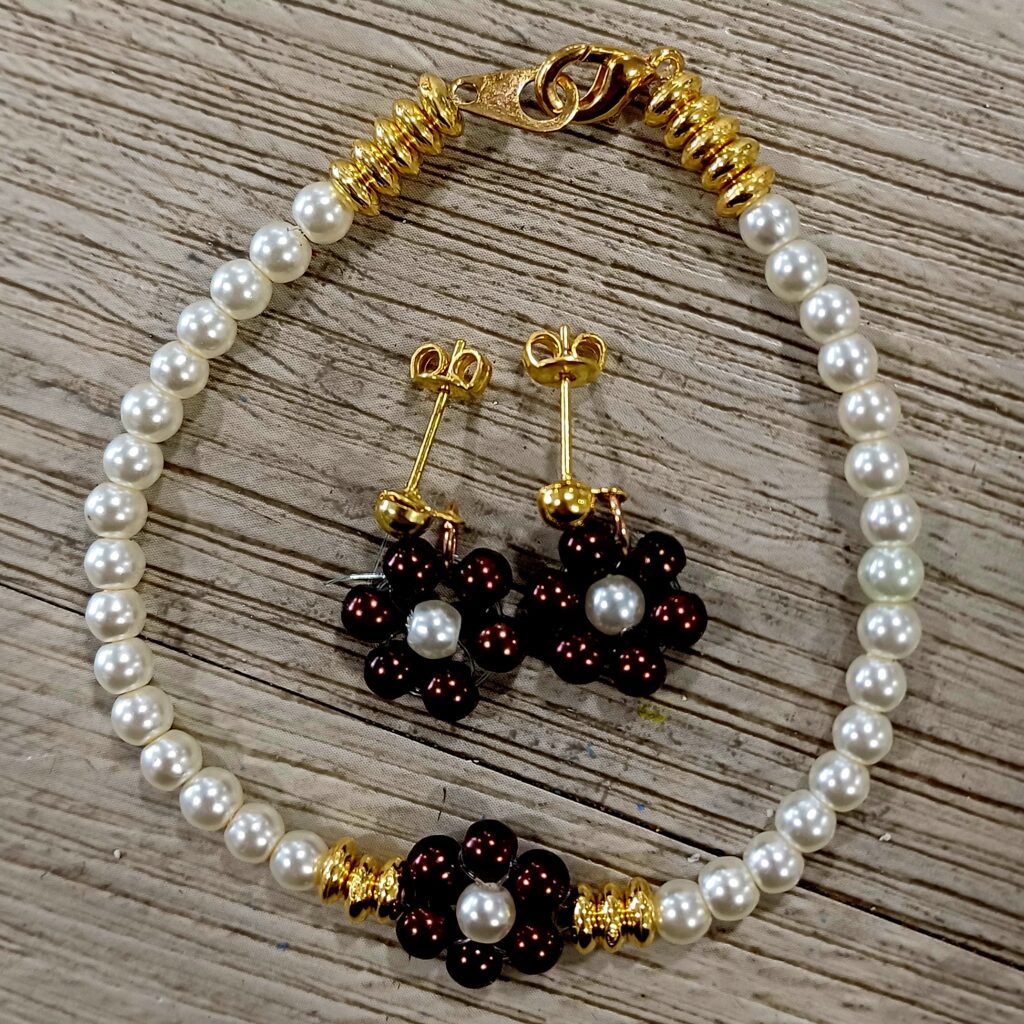 ensemble de bijoux en perles